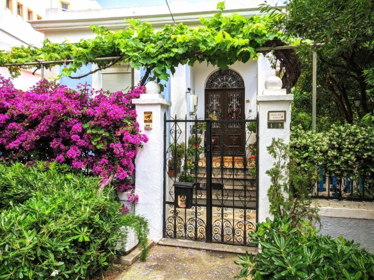 House With Garden In Of Rhodes Ferienhaus