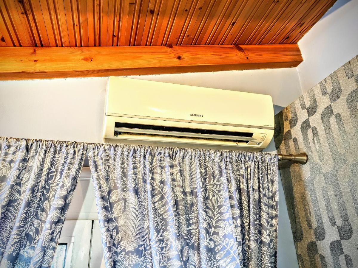 House With Garden In Of Rhodes Holiday home *